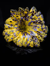 Load image into Gallery viewer, Glass Flower
